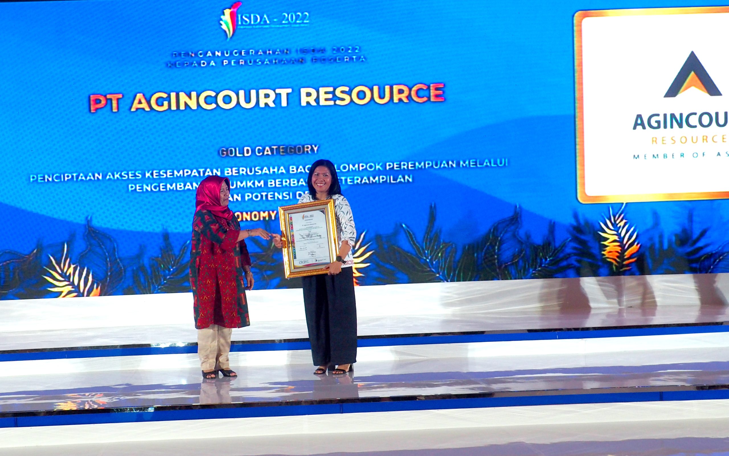 Penghargaan Emas Penciptaan Akses Kesempatan Berusaha Bagi Kelompok Perempuan Melalui Pengembangan UMKM Berbasis Keterampilan dan Potensi Desa dalam Indonesian Sustainable Development Goals Award (ISDA) 2022