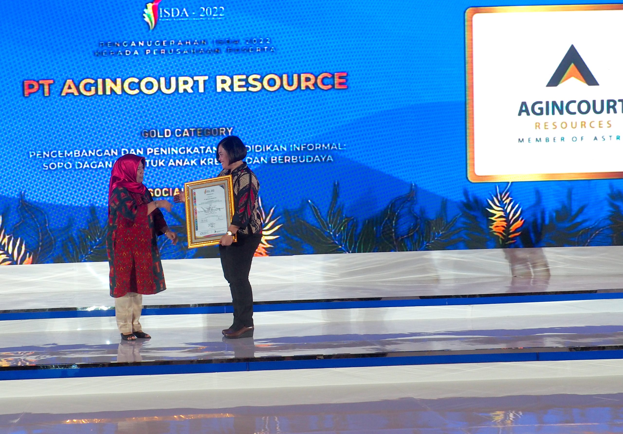 Penghargaan Emas Pendidikan dan Pendekatan Pendidikan
Informal Sopo Daganak Untuk Anak Kreatif dan Berbudaya dalam Indonesian Sustainable
Development Goals Award (ISDA) 2022