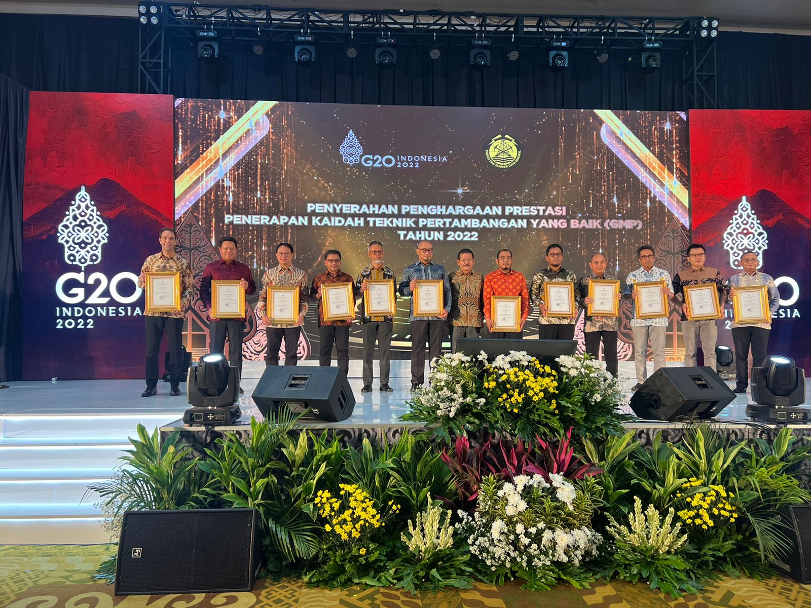 Utama Award for Mining Engineering Management Aspects for groups of business entities holding KK, IUP BUMN, IUP PMA, IUPK mineral commodities from the Ministry of Energy and Mineral Resources (ESDM