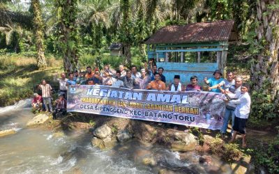 Agincourt Resources Donated Fish Seed to the villagers of Sipenggeng Village   