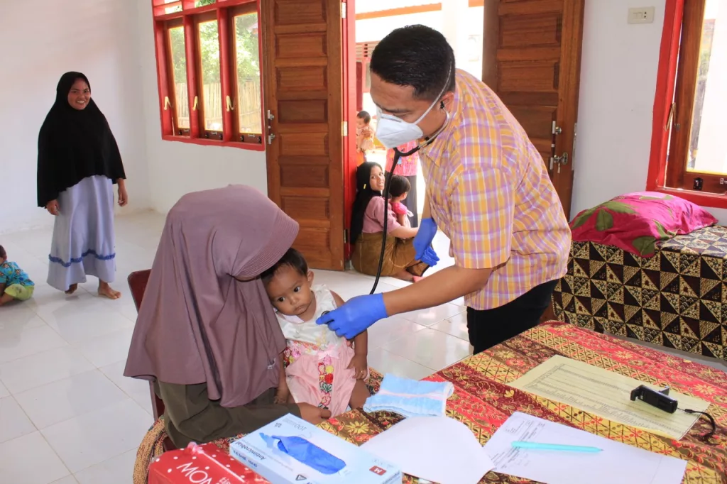 dokter-spesialis-masuk-desa-hadir-lebih-dekat-bagi-masyarakat-desa-pargarutan-harangan-content-2