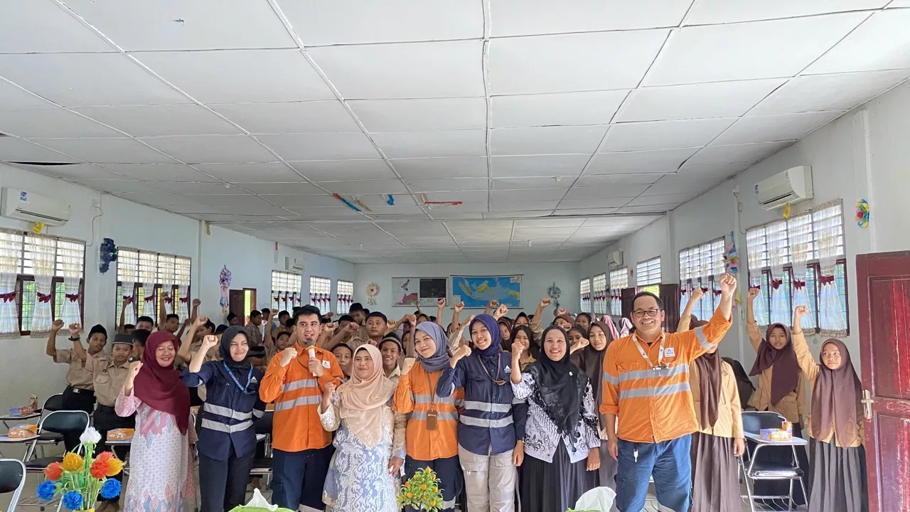 The Youth of SMP Negeri 2 Batang Toru Committed to Preserving the Earth