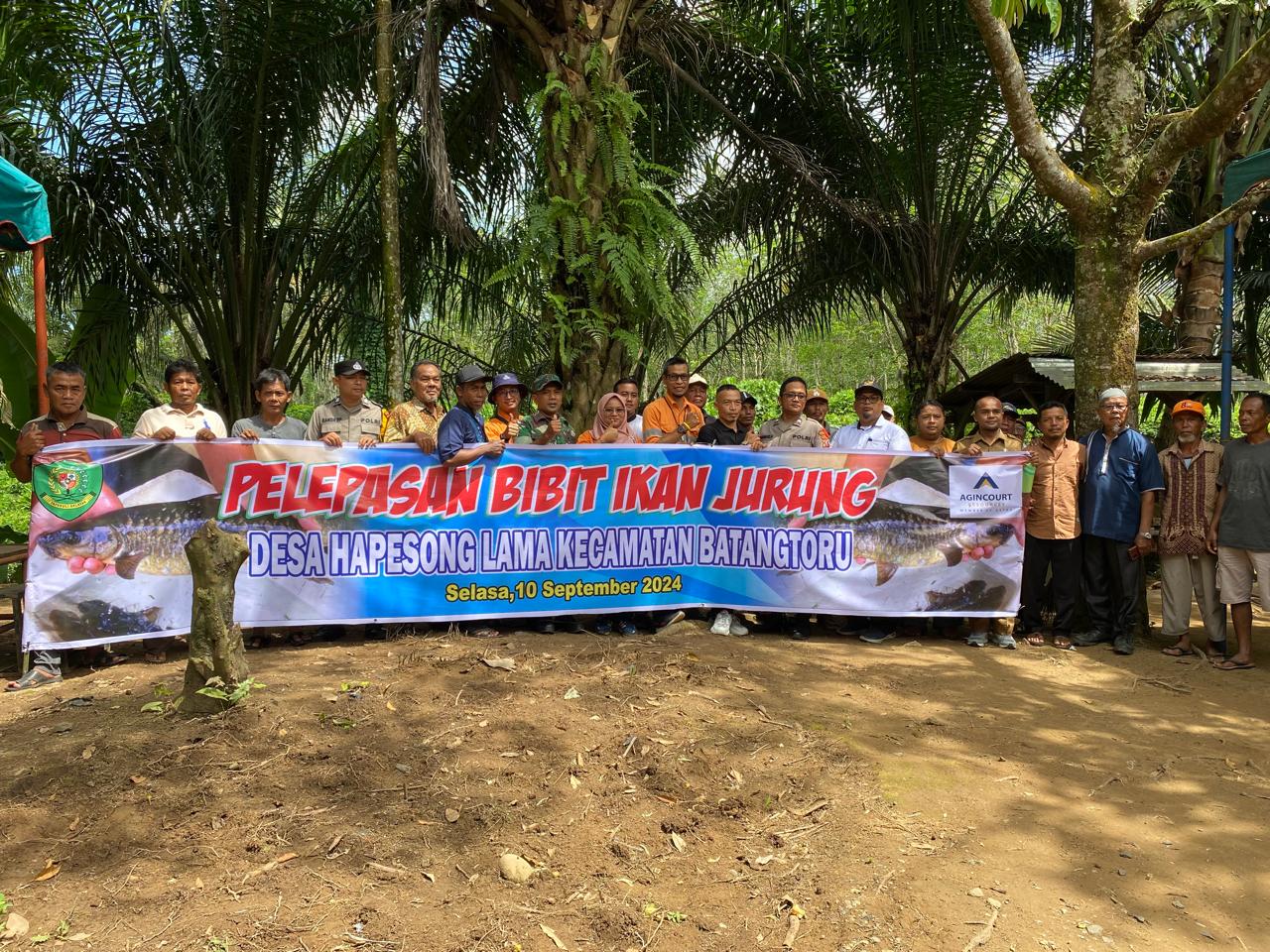 Release of 9,900 Fish Seeds in Lubuk Larangan of Hapesong Lama Village, A Tangible Step in Environmental Conservation