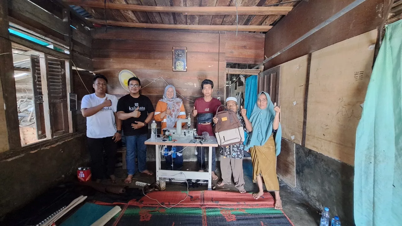 Batuhoring and Hutaraja Bag Makers Receive Intensive Support to Expand Market Reach