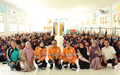 Let’s Save the Earth! SMK Negeri 2 Batang Toru Students Learned Smart Waste Management 