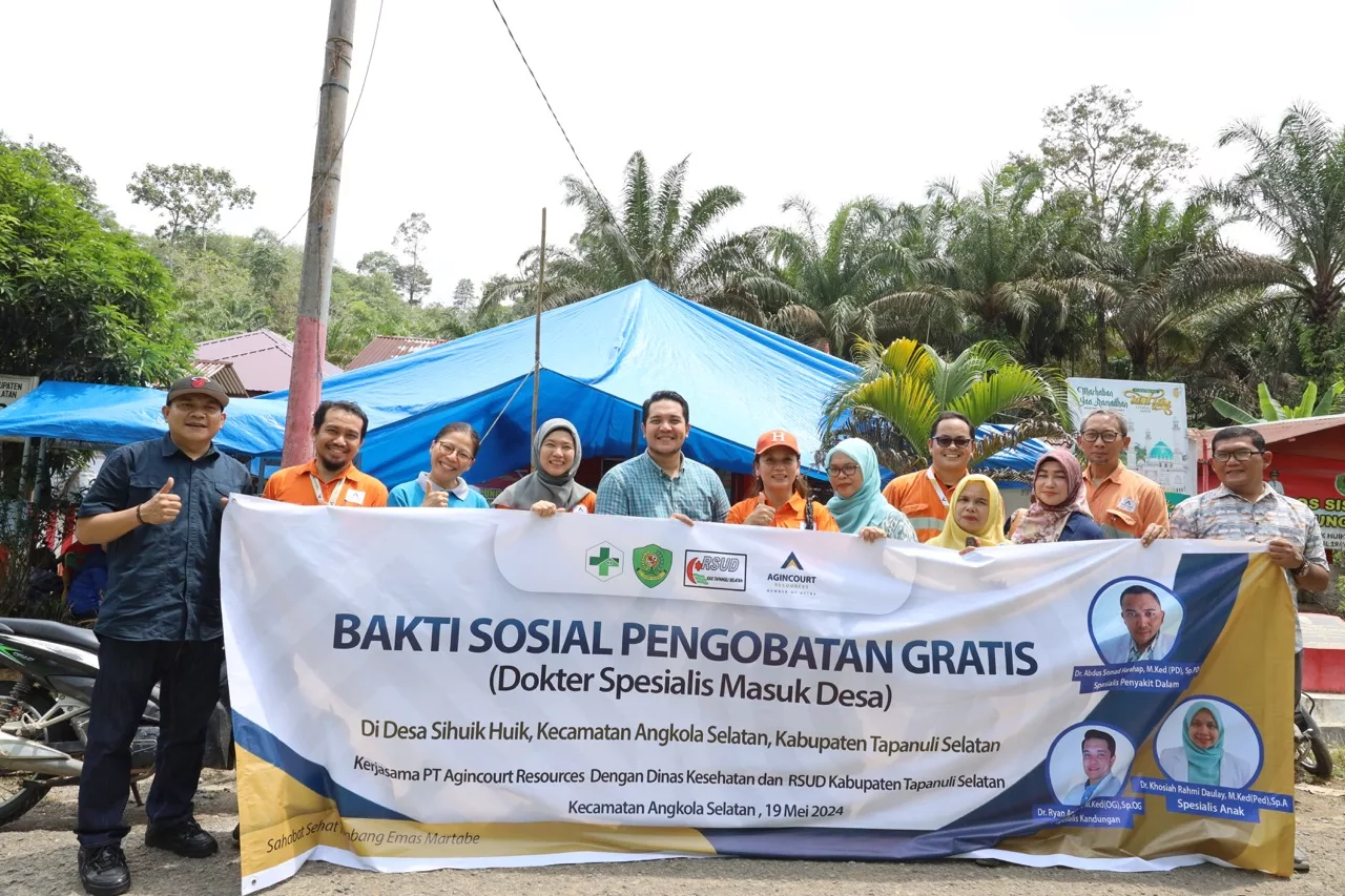 Photo 1: PT Agincourt Resources presents a corporate social responsibility initiative of free medical treatment through Specialist Doctors Enter Village Program in Sihuik Huik Village, South Angkola, South Tapanuli, May 2024. (Doc: PTAR)