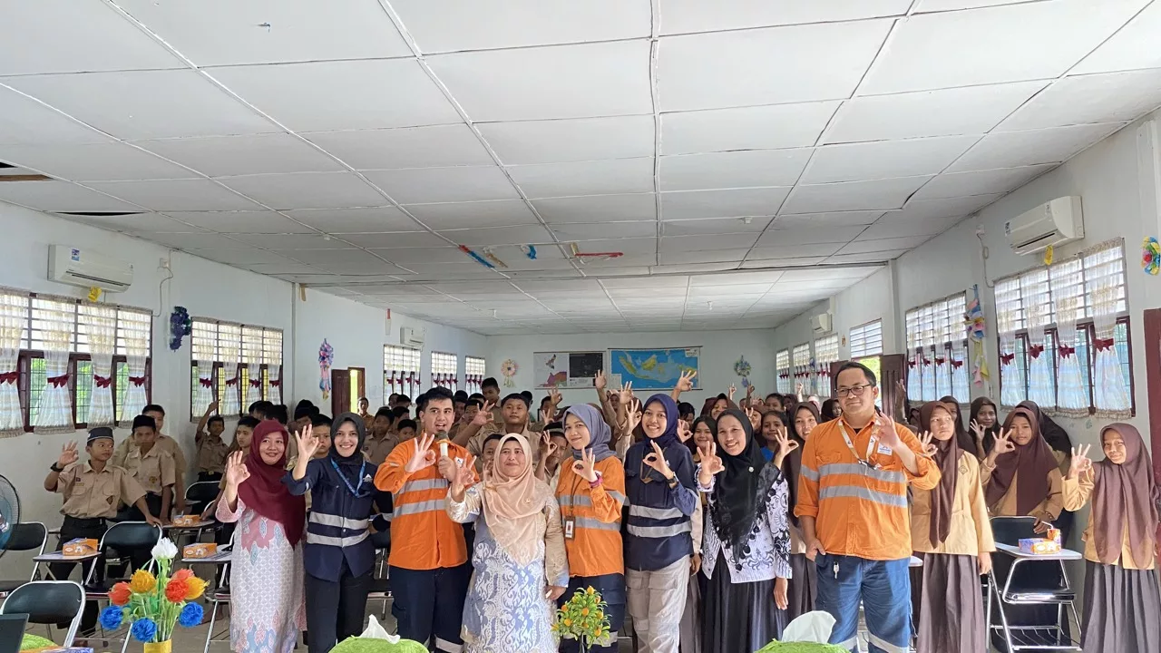 Dalam rangka memperingati Hari Peduli Sampah Nasional (HPSN) 2025, Agincourt Resources menyelenggarakan kegiatan "Martabe Goes to School"